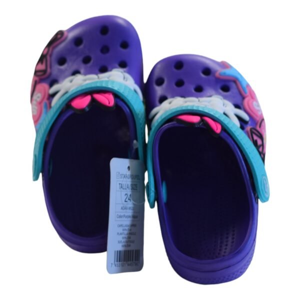 Crocs Moradas con Diseño Niña